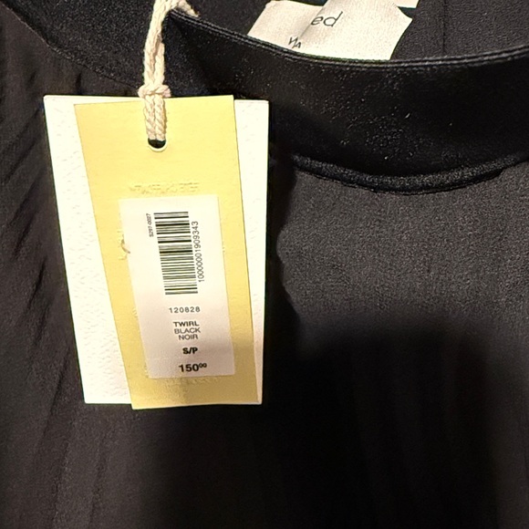 Aritzia Twirl Pleated Skirt - Picture 3 of 3